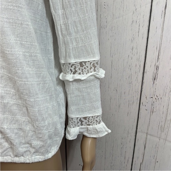 White Lace Ruffle Women's Top - Picture 6 of 14
